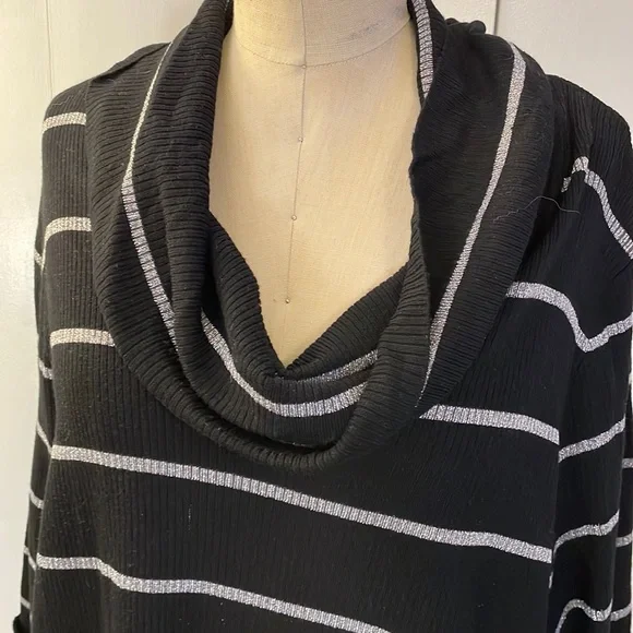 International Concepts black and silver striped tunic with front pockets - Picture 5 of 7